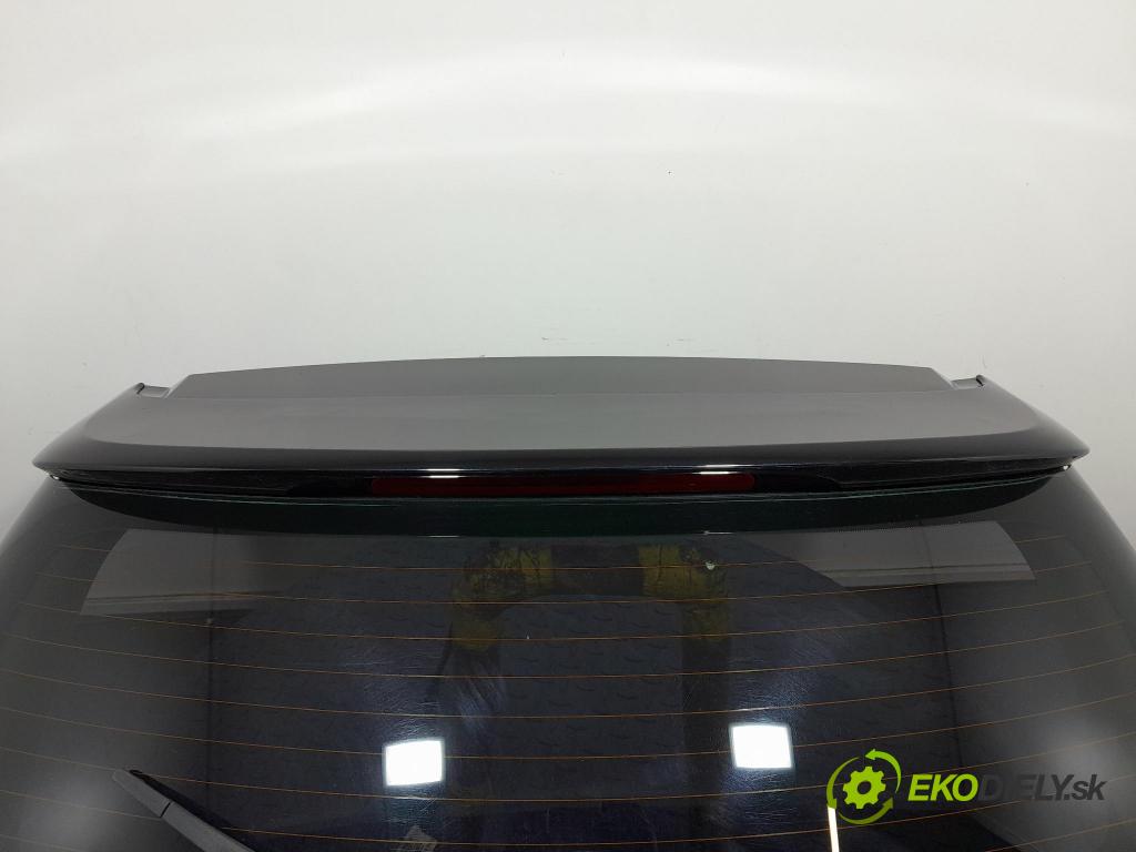 Opel Astra 2011 zadní dveře kufra: kufr