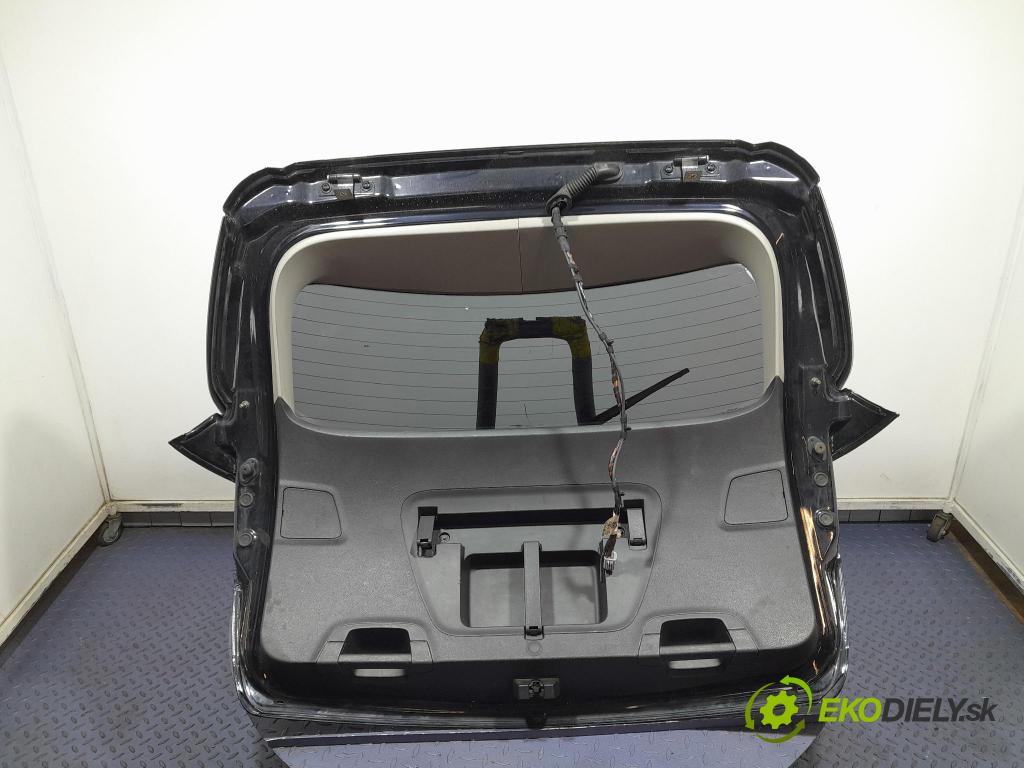 Opel Astra 2011 zadna dveře kufra: kufra: 