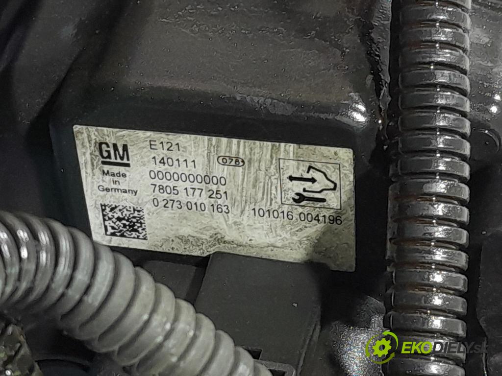 Opel Astra 2011 řízení volantu P13363853
