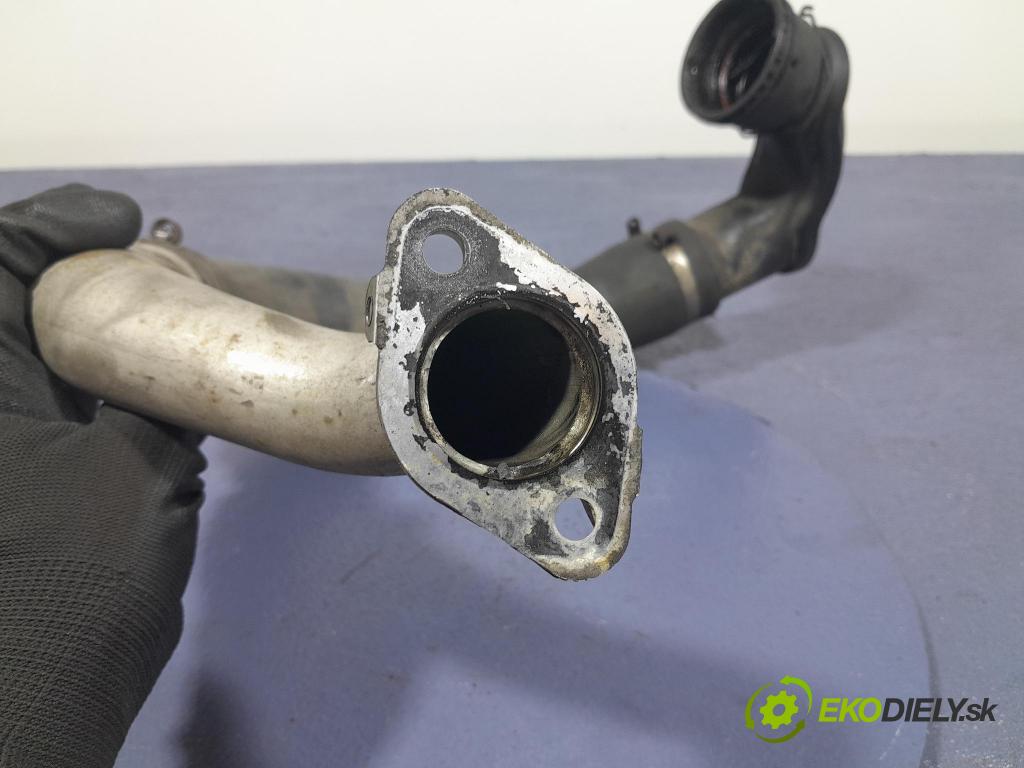Opel Astra 2011 rúrka Vzduch: 13265274