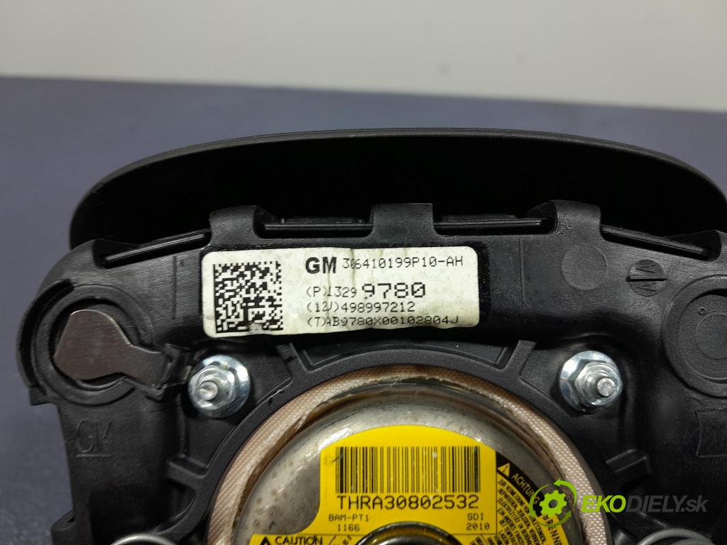Opel Astra 2011 kokpit,pristrojová doska