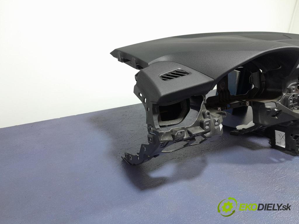 Skoda Kamiq 2022 kokpit,přistrojova deska