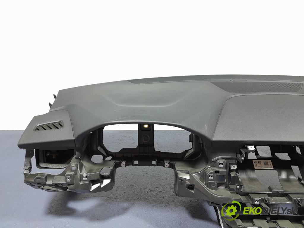 Skoda Kamiq 2022 kokpit,přistrojova deska
