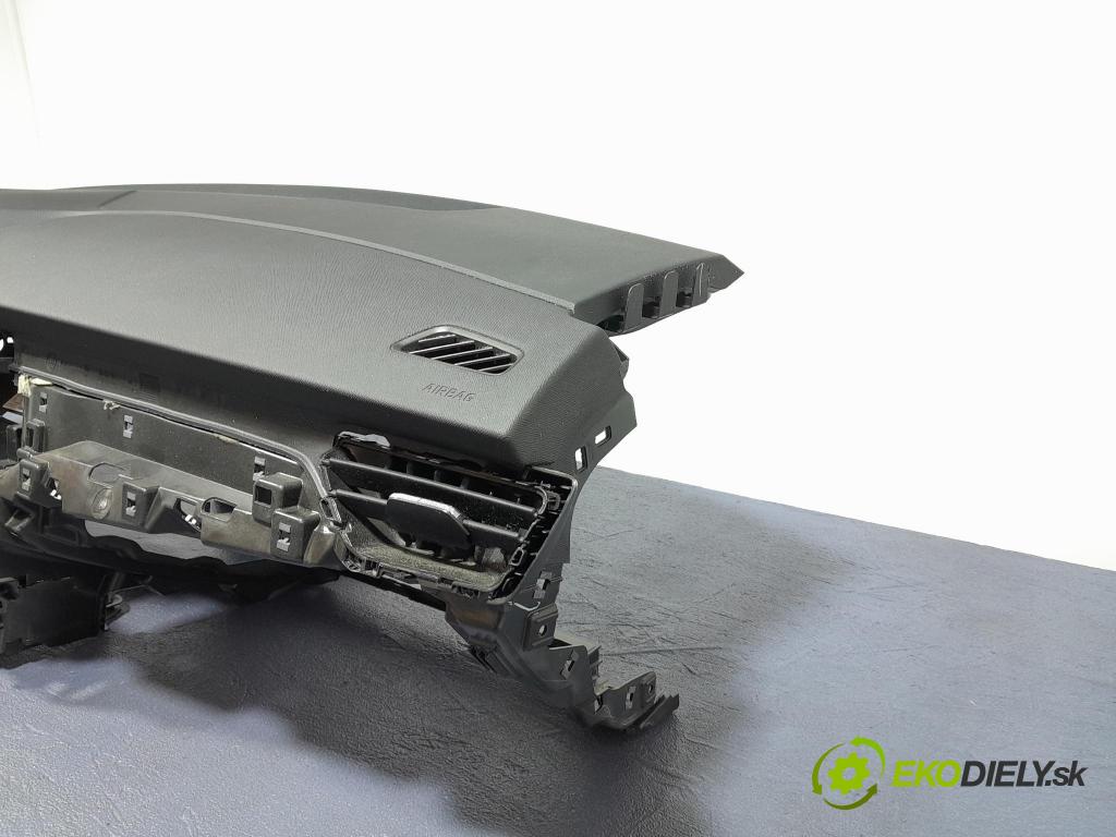 Skoda Kamiq 2022 kokpit,přistrojova deska