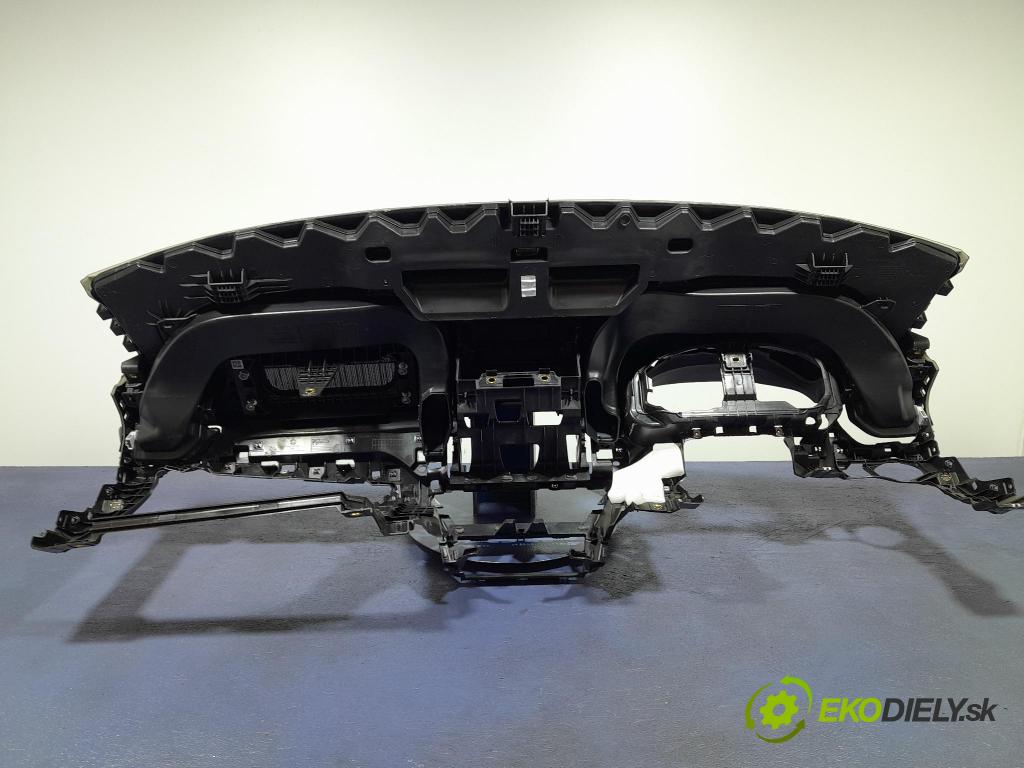 Skoda Kamiq 2022 kokpit,přistrojova deska