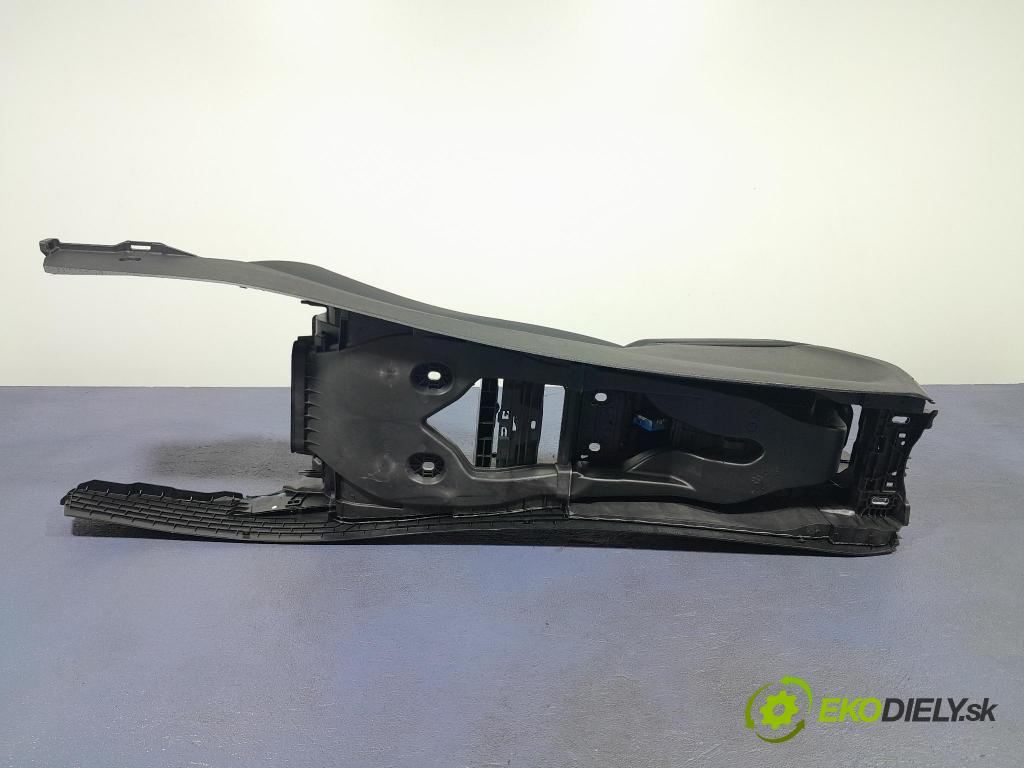 Bmw X3 2023 tunel Stredný: