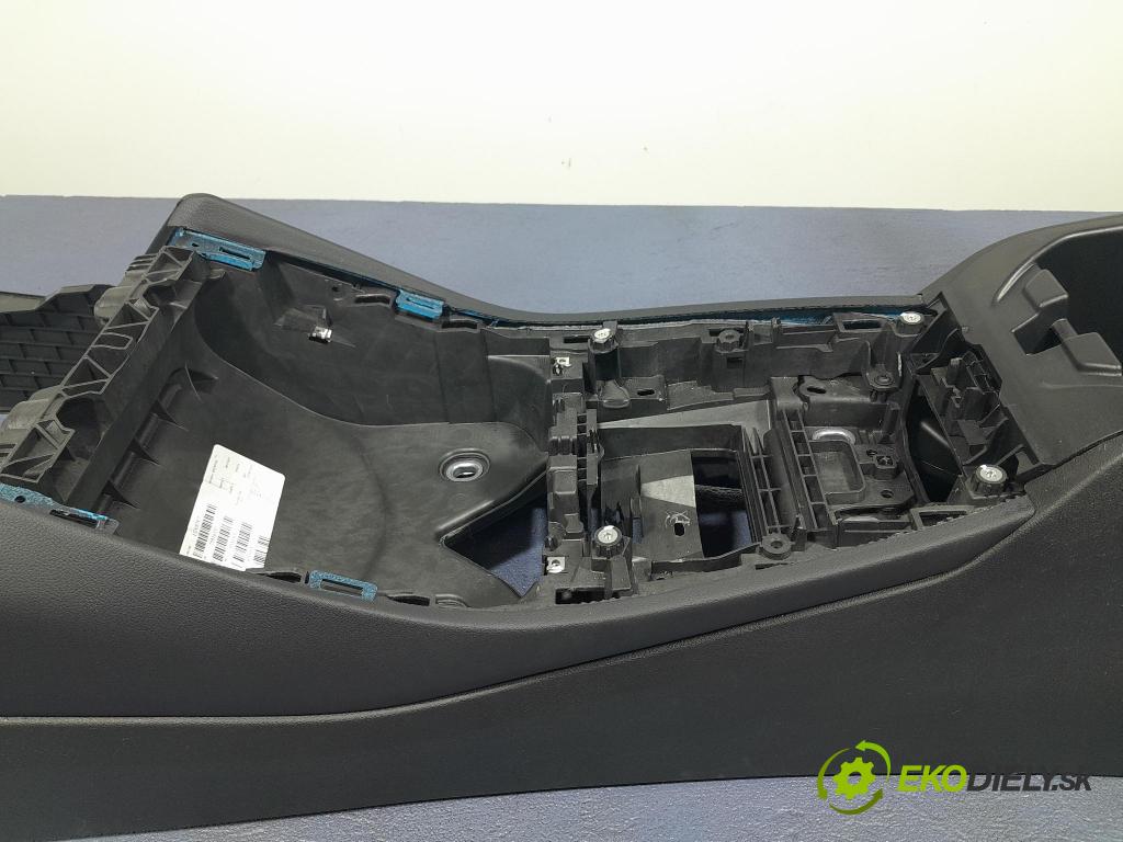 Bmw X3 2023 tunel Stredný: