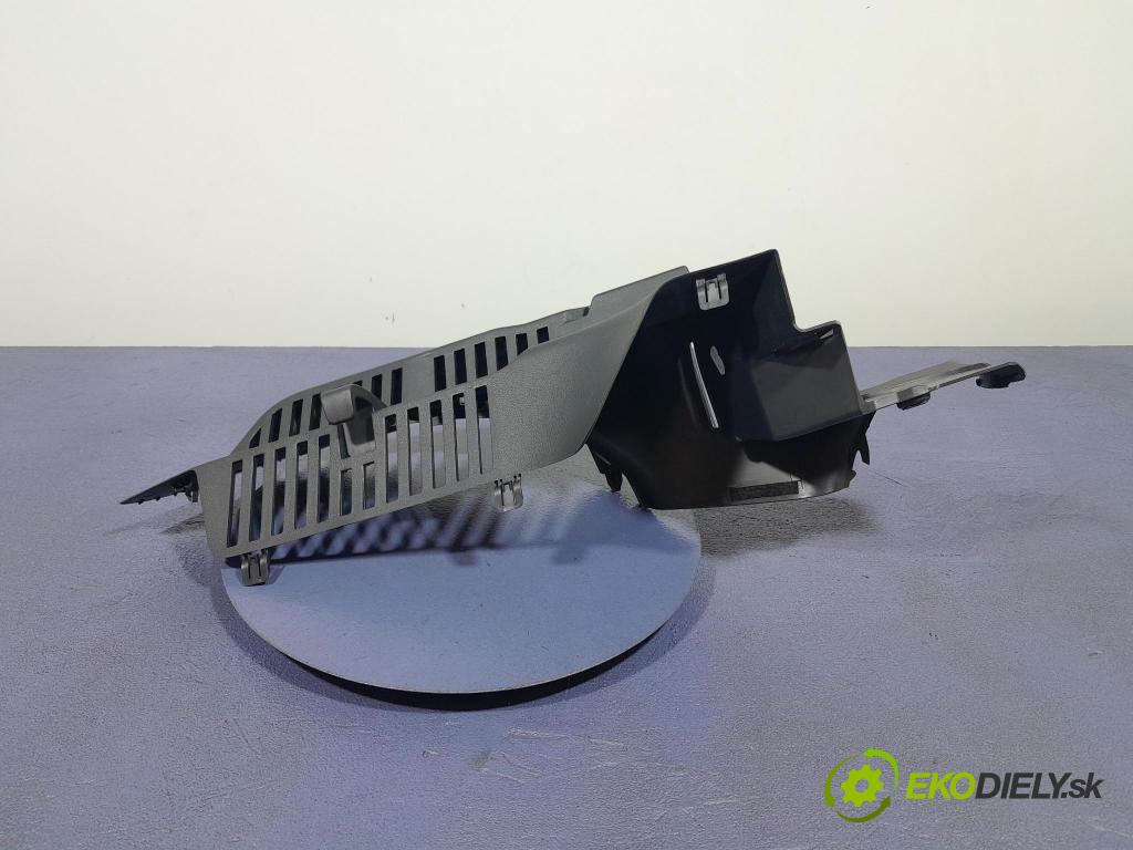 Skoda Kamiq 2022 Tapacír: kufr 658867761B
