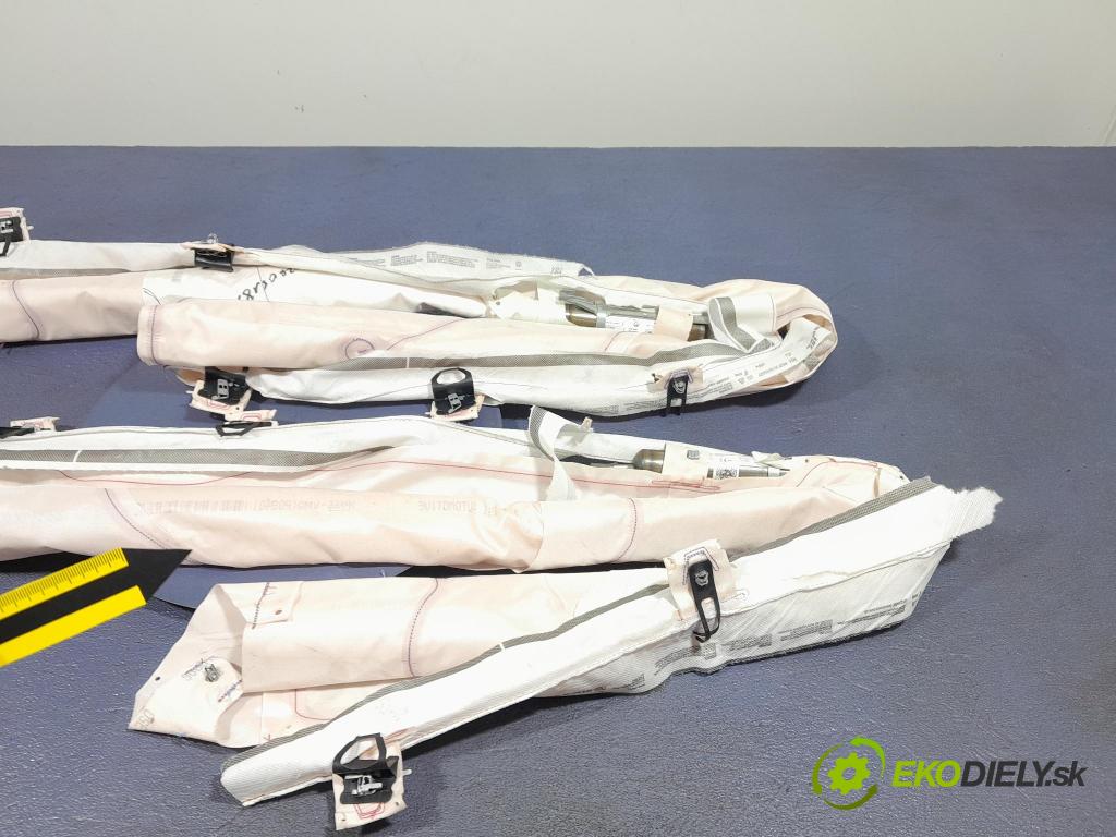 Skoda Kamiq 2022 Airbag: Záclona: x 657880742E