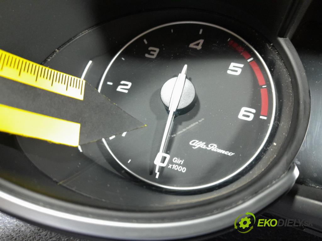 Alfa romeo Stelvio 2017 Přístrojová deska 50551316