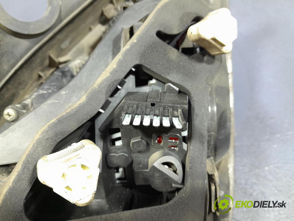 Opel Astra 2008 svetlo / reflektor zad Prava: Vonkajsia: 13222325