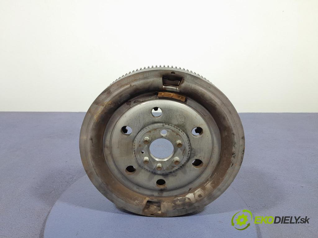 Skoda Kamiq 2022 kolo Houpačka: 04E105266K