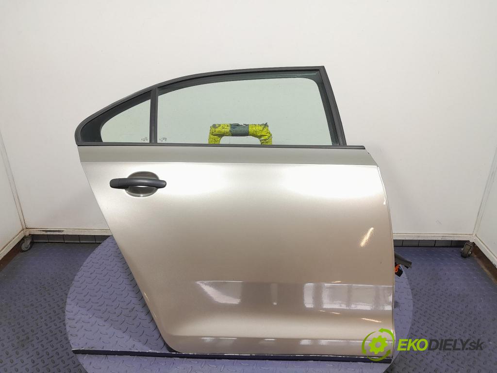 Skoda Rapid 2016 dveře Zad: prave