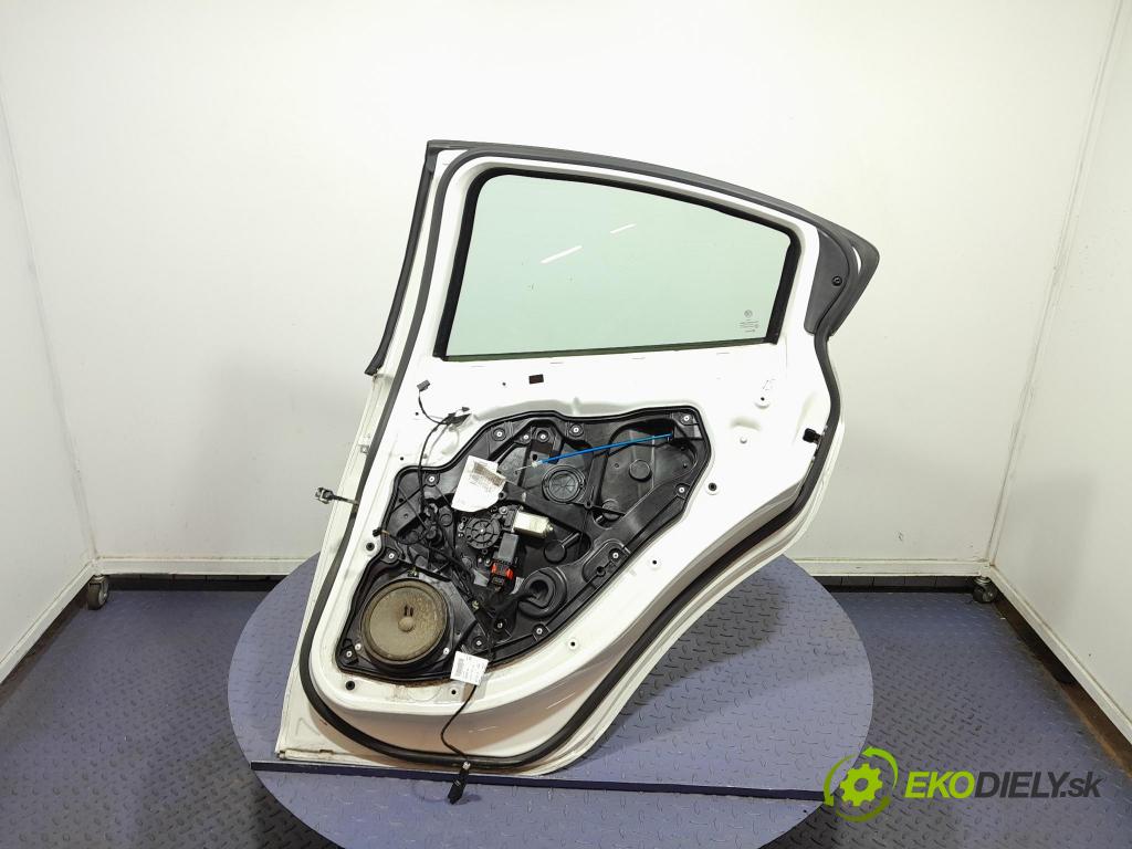 Alfa romeo Giulietta 2011 dvere zad pravé 
