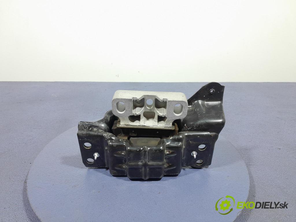 Skoda Kamiq 2022 Vankúš/: držiak Motor: 2Q0199555BD