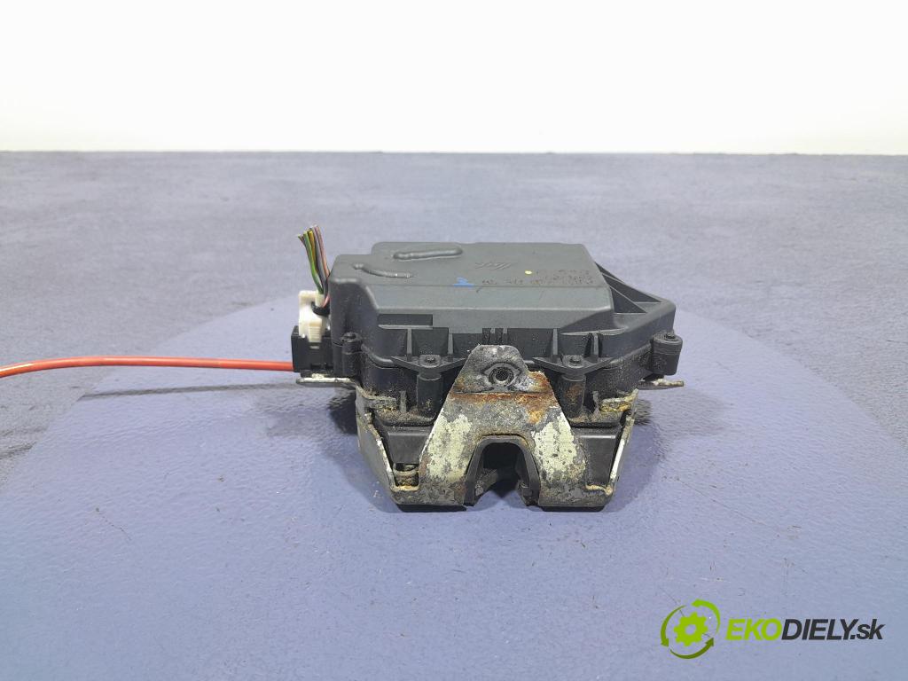 Mercedes E-klasa 2007 zámek Klapky: kufr A2117400235