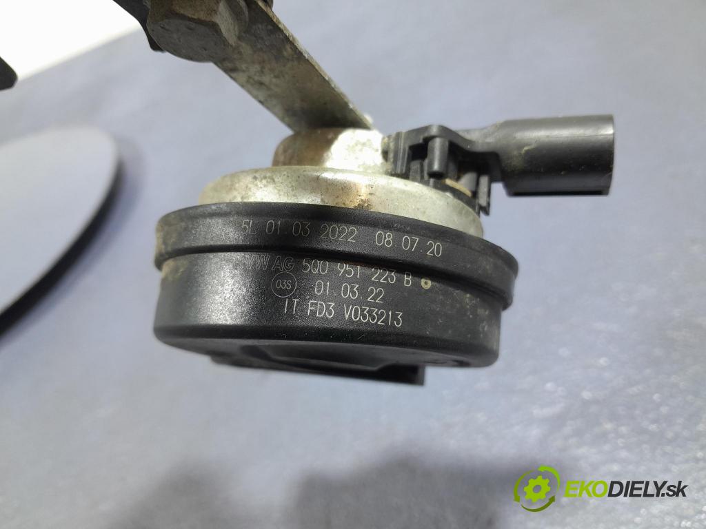 Skoda Kamiq 2022 výstuha narazník Predné 654807109