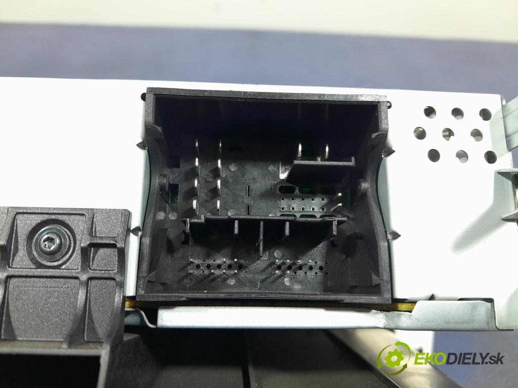 Skoda Rapid 2016 Radio I Navigácia: 5JA035872