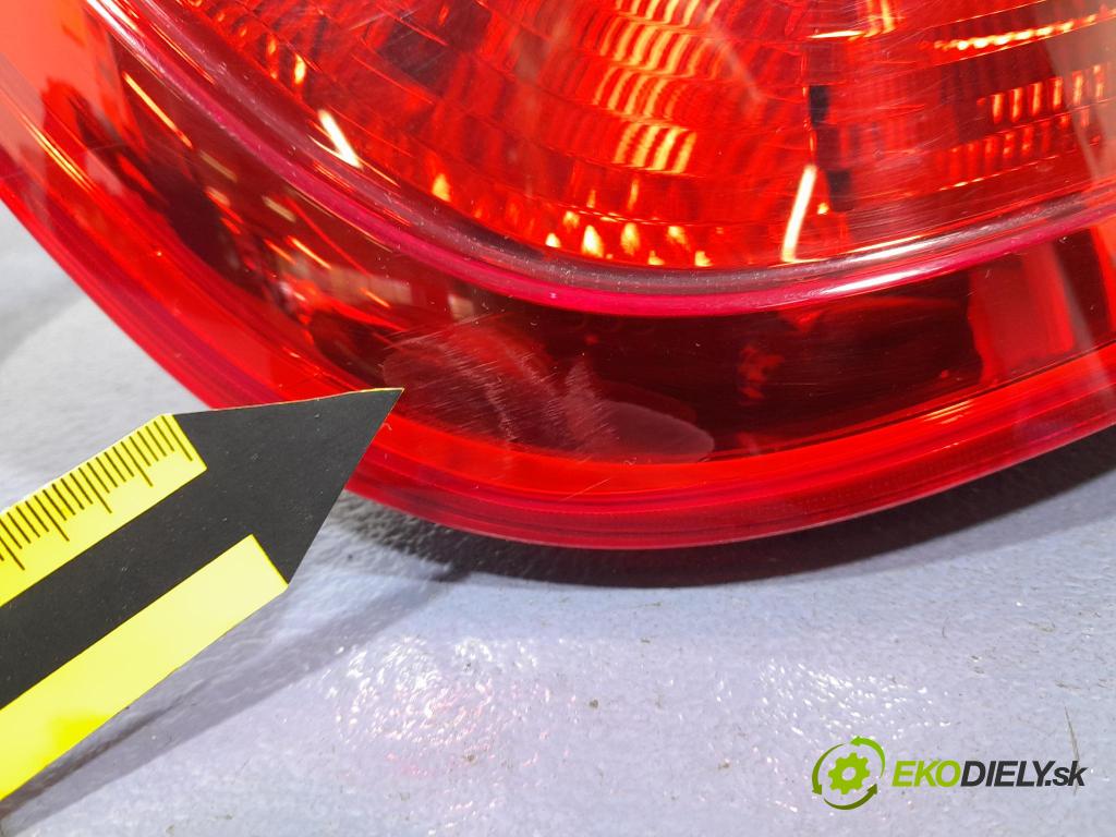 Skoda Rapid 2016 světlo Zad: levá Mimo: