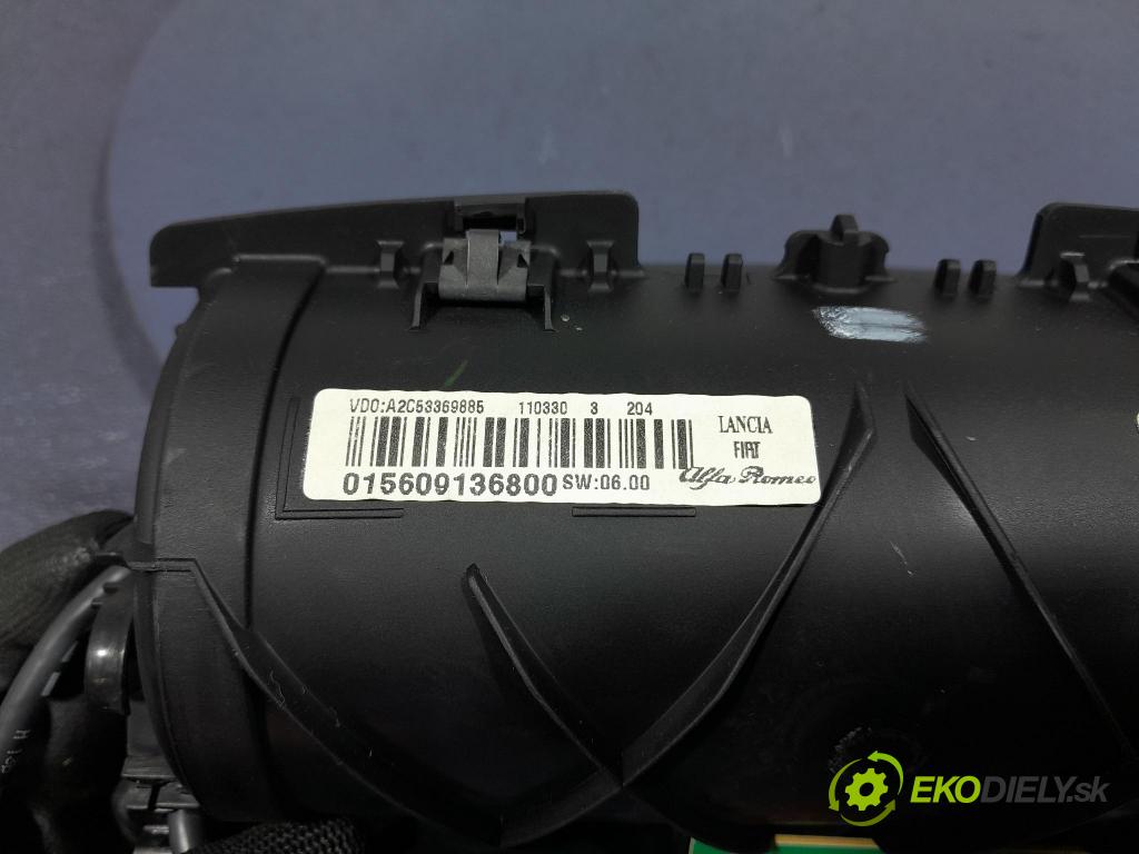 Alfa romeo Giulietta 2011 displej Radio / GPS 015609136800