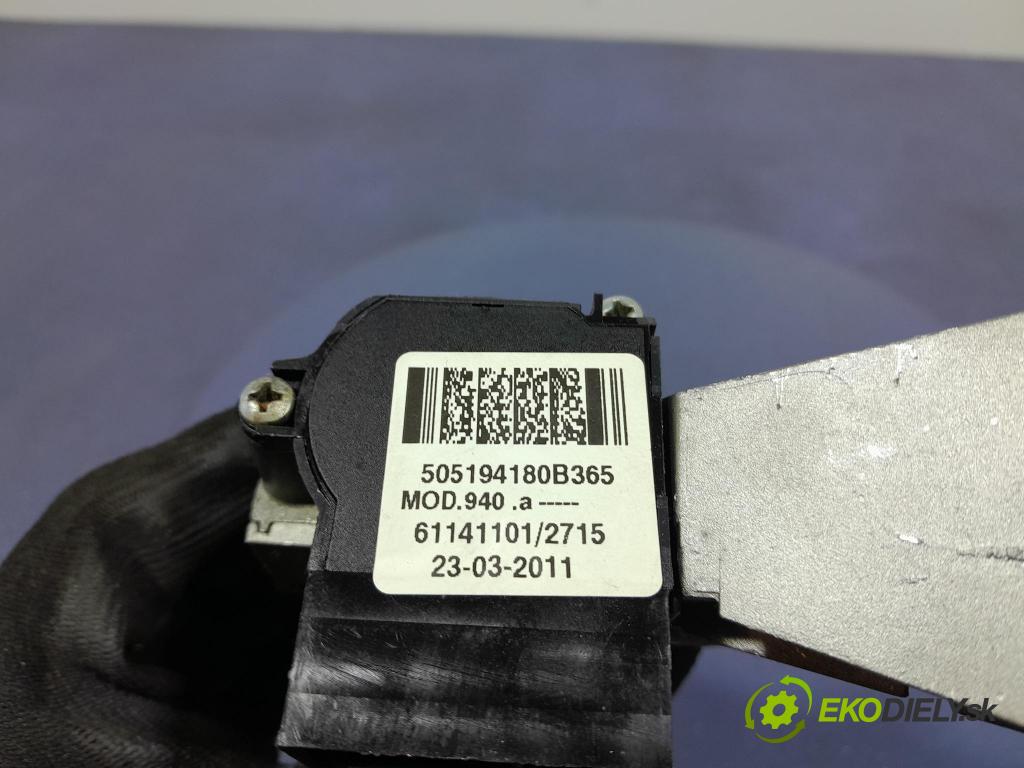 Alfa romeo Giulietta 2011 Spínač zapalování. 01098401
