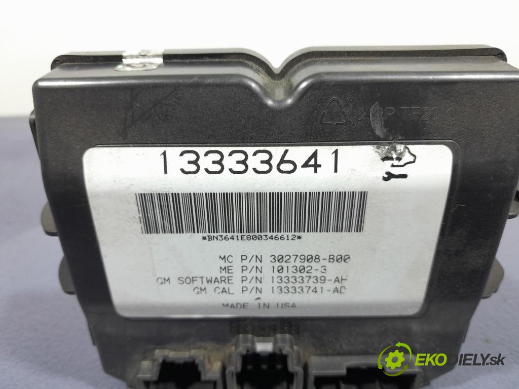 Opel Insignia 2010 řídící jednotka 13333641