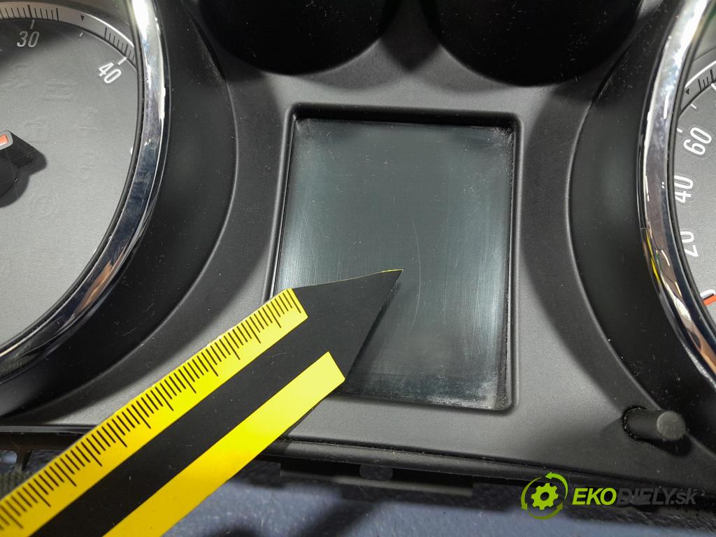 Opel Insignia 2010 Přístrojová deska 13333344