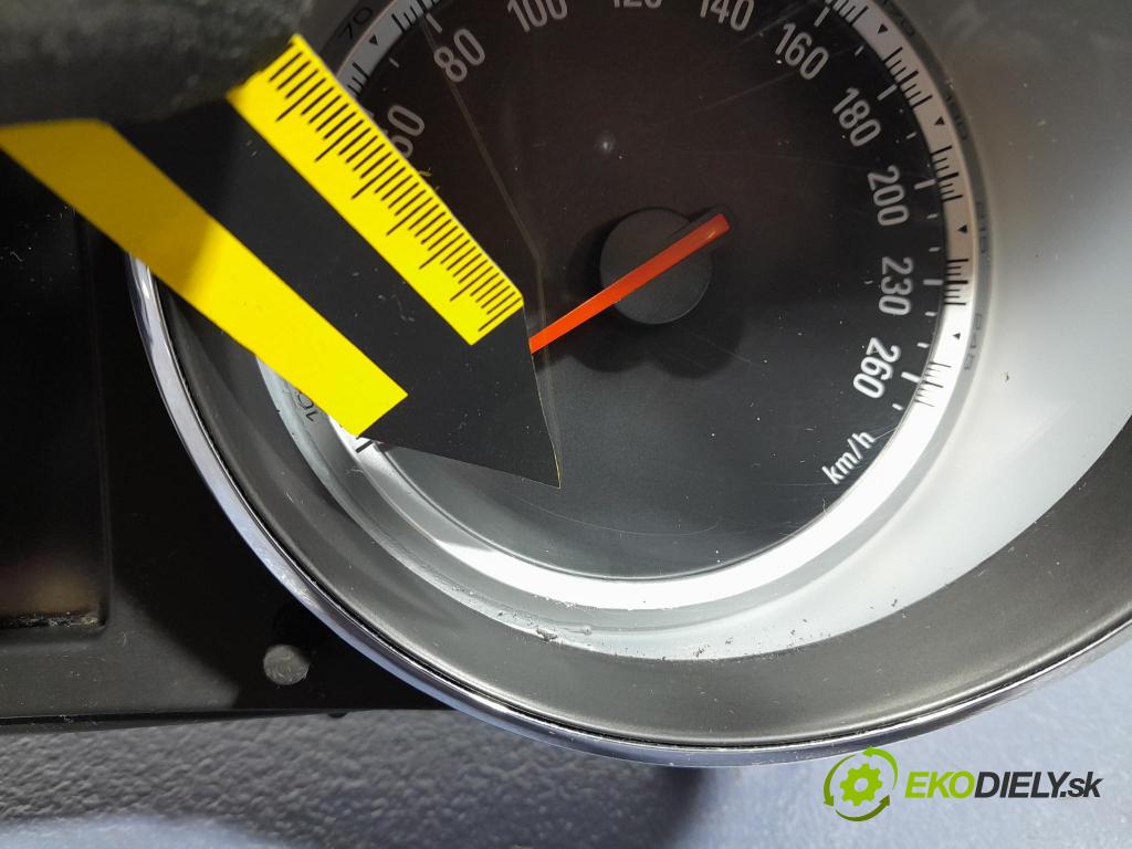 Opel Insignia 2010 Přístrojová deska 13333344