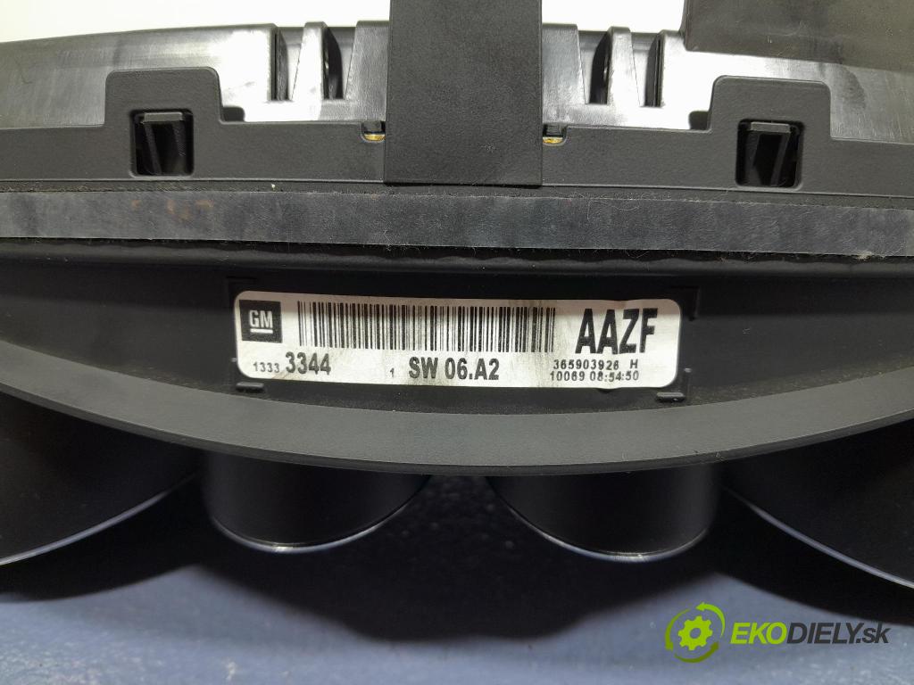 Opel Insignia 2010 Přístrojová deska 13333344