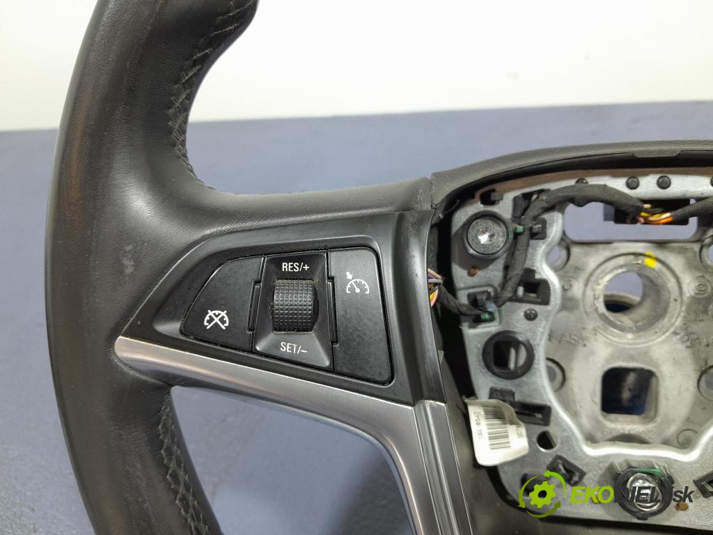 Opel Insignia 2010 volant 13316547