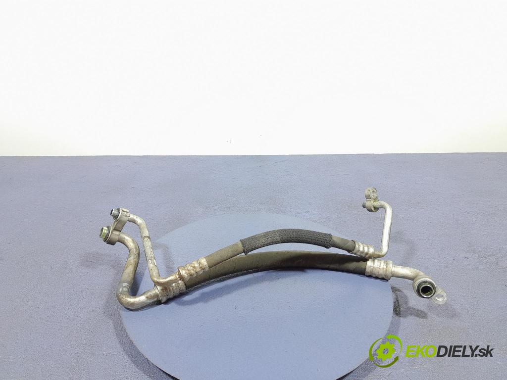 Opel Insignia 2010 trubka Klimatizace: 13220107