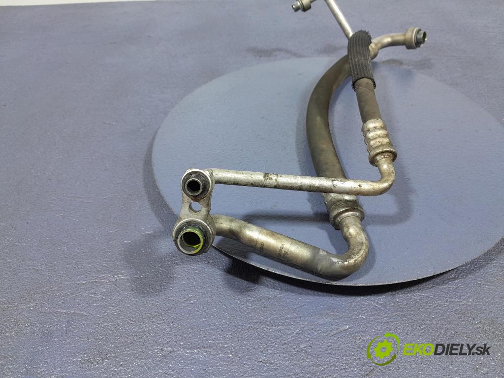 Opel Insignia 2010 trubka Klimatizace: 13220107