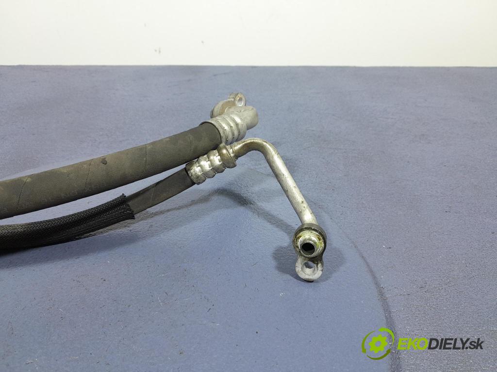 Opel Insignia 2010 trubka Klimatizace: 13220107