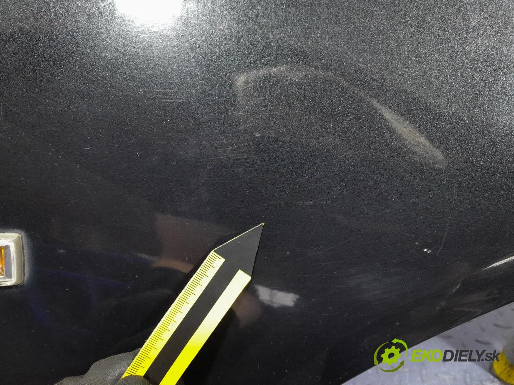 Opel Insignia 2010 blatník Predné v pravo: