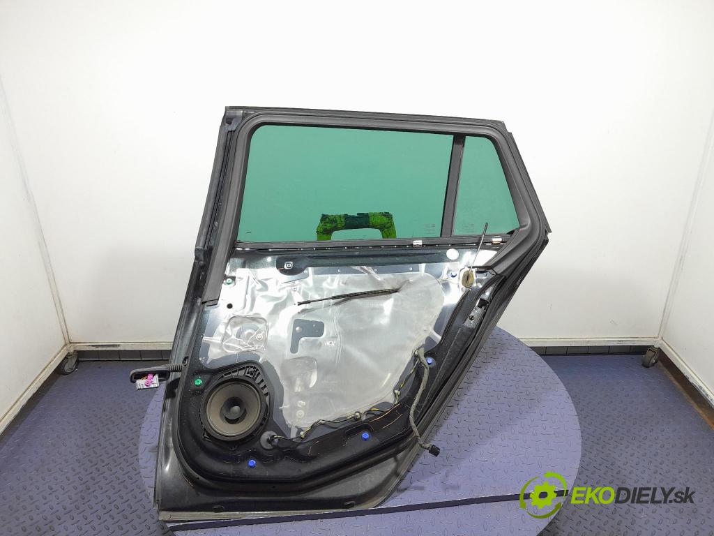 Opel Insignia 2010 dveře Zad: prave 