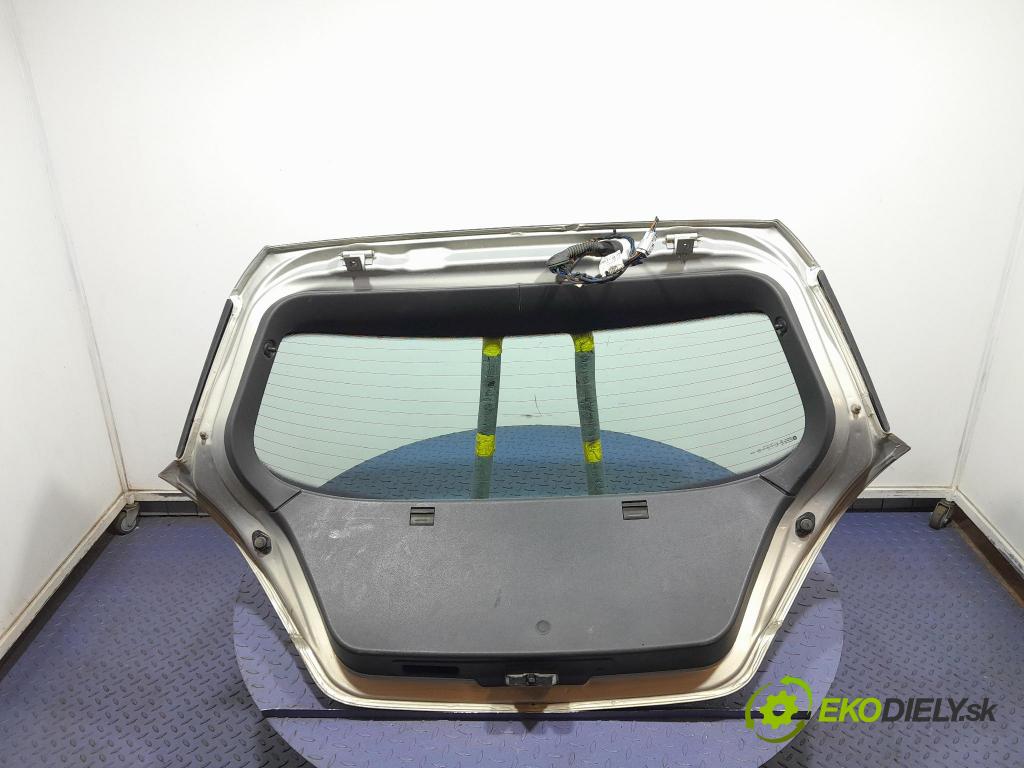 Opel Astra 2007 zadní dveře kufra: kufr 