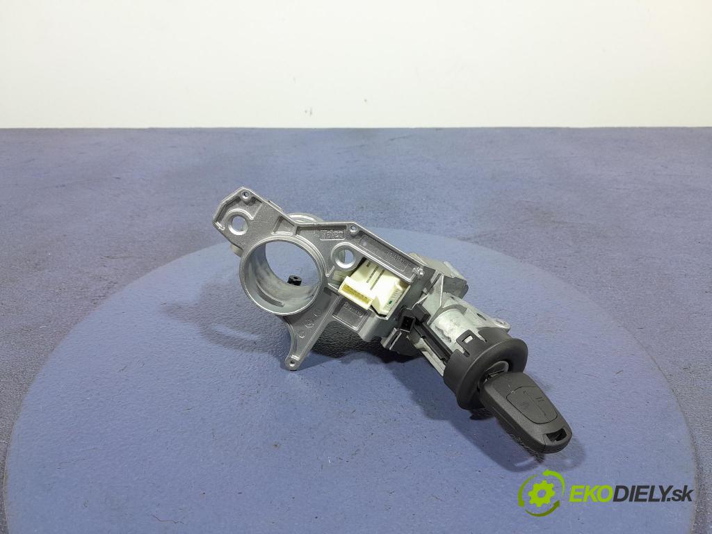 Opel Astra 2007 Spínač zapalování. N0501881