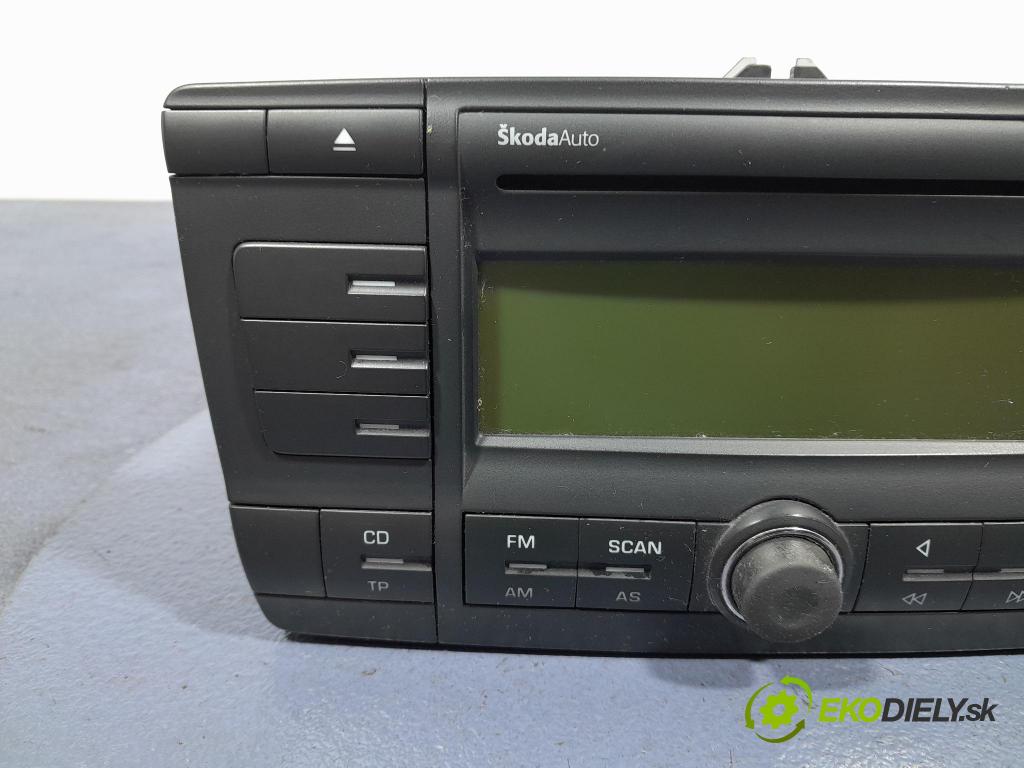 Skoda Octavia 2008 Radio I Navigácia: 1Z0035161C
