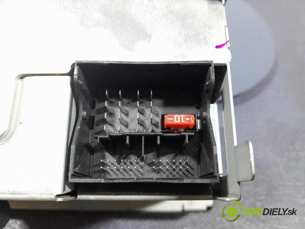 Skoda Octavia 2008 Radio I Navigácia: 1Z0035161C