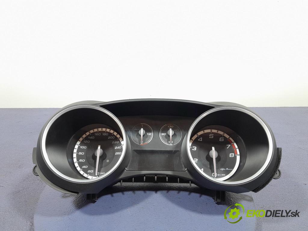 Alfa romeo Giulietta 2013 prístrojovka/ budíky 50528271