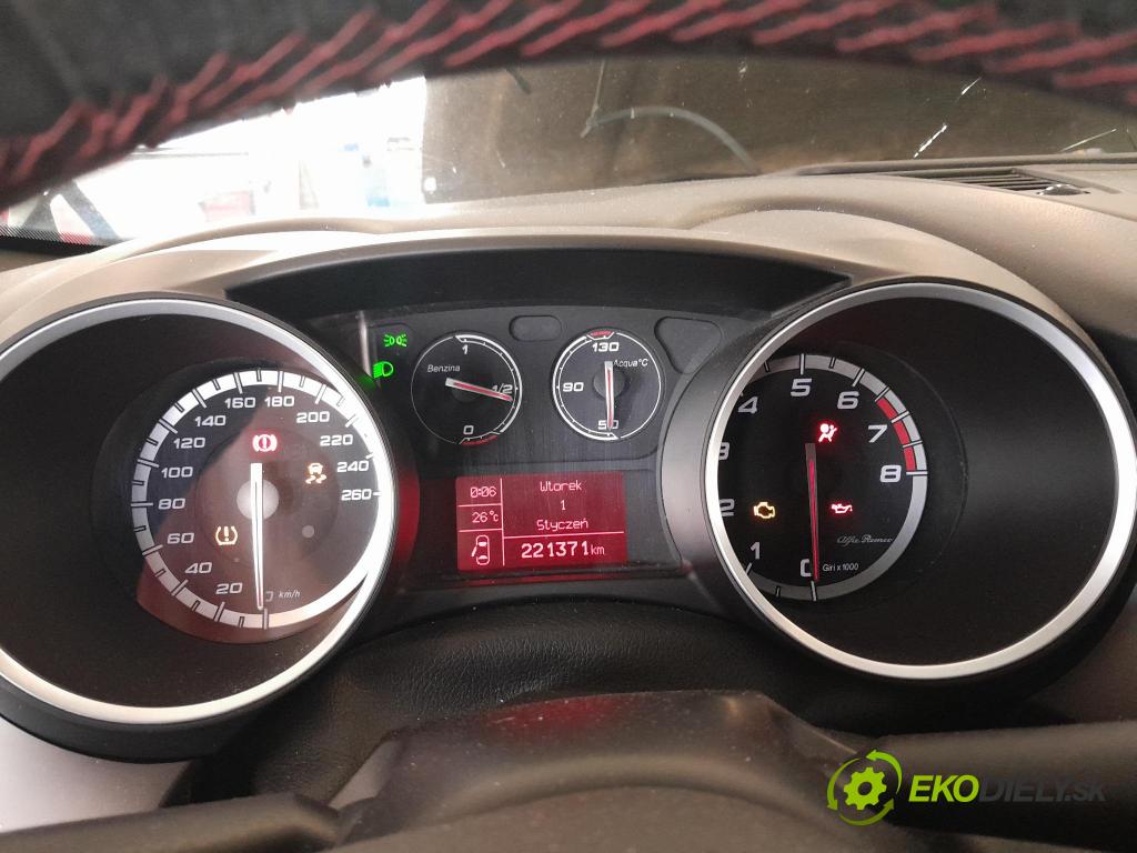 Alfa romeo Giulietta 2013 prístrojovka/ budíky 50528271