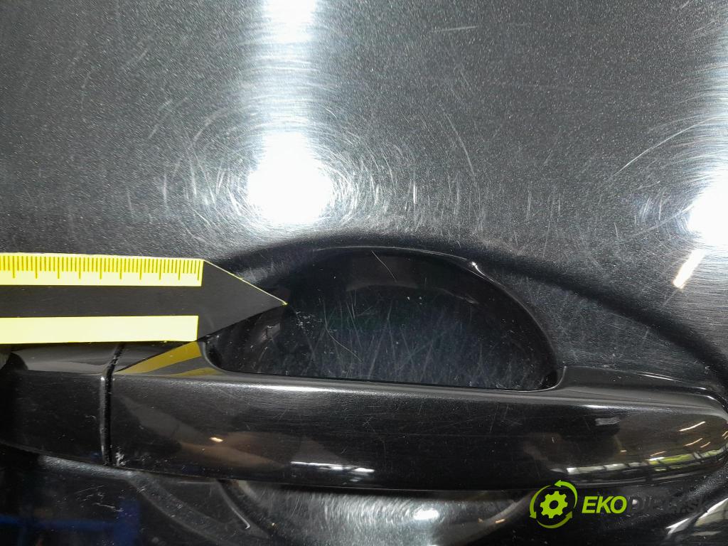 Toyota Auris 2009 dvere Predné pravé