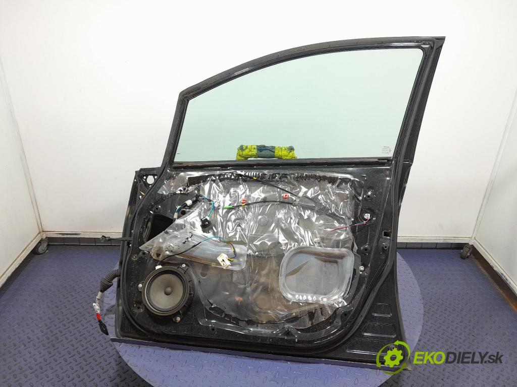 Toyota Auris 2009 dvere Predné pravé 