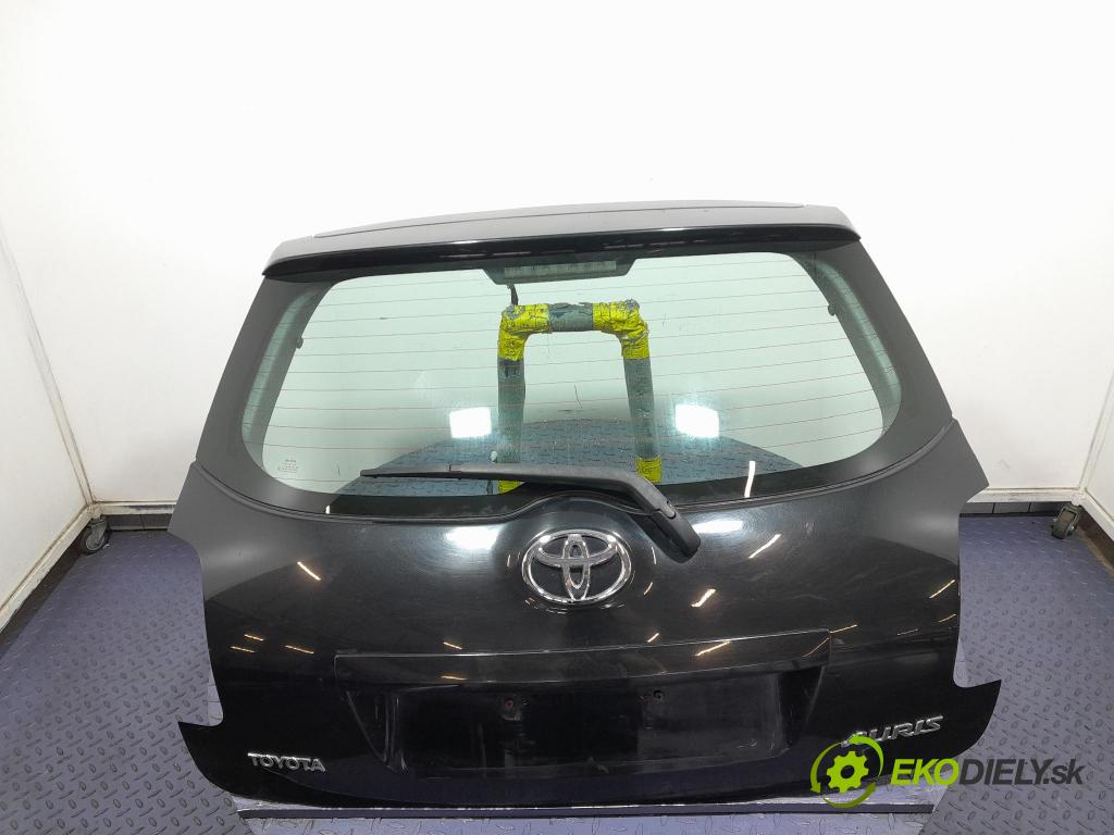 Toyota Auris 2009 zadní dveře kufra: kufr