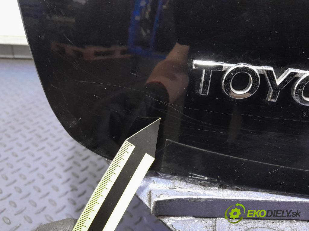 Toyota Auris 2009 zadní dveře kufra: kufr