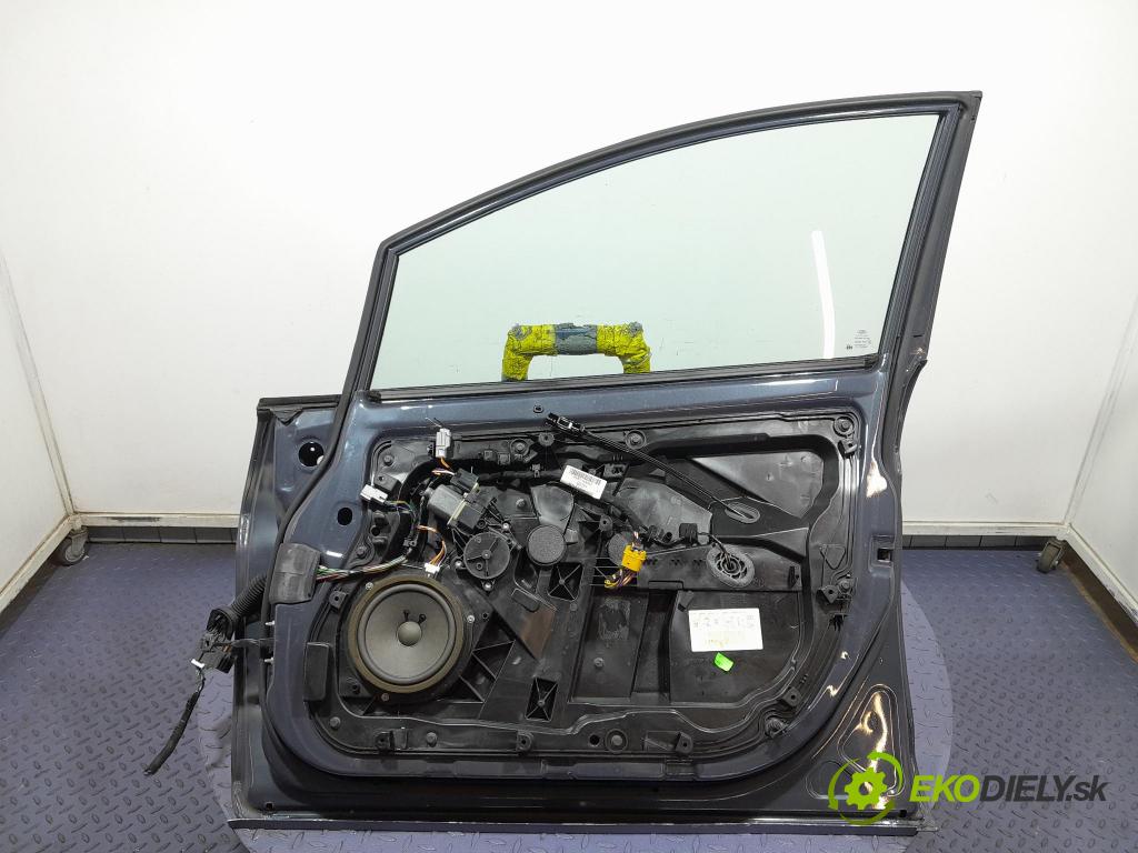 Ford Fiesta 2011 dvere Predné pravé 