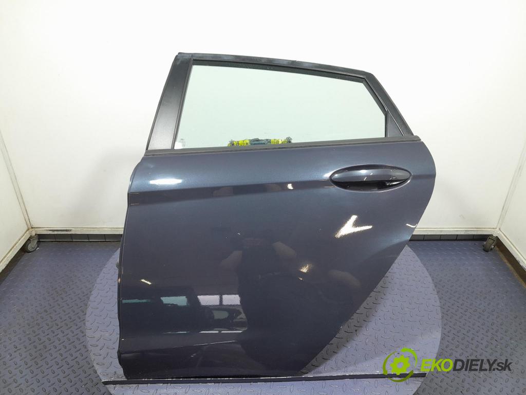 Ford Fiesta 2011 dvere zad Vľavo: