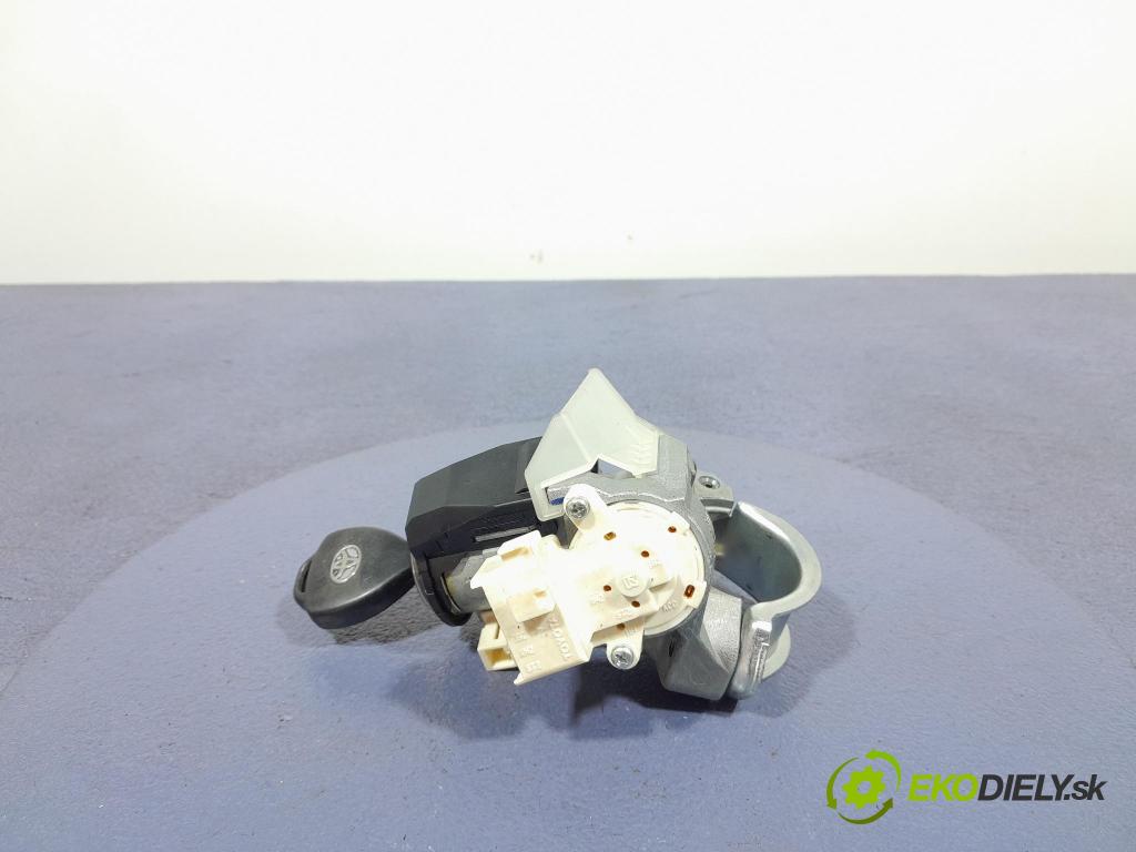 Toyota Auris 2009 Spínač zapalování. 45020-0203