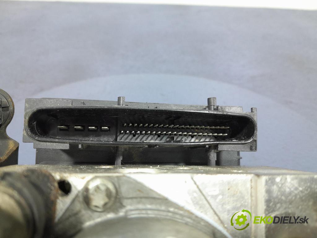Toyota Auris 2009 čerpadlo ABS x 44540-02180