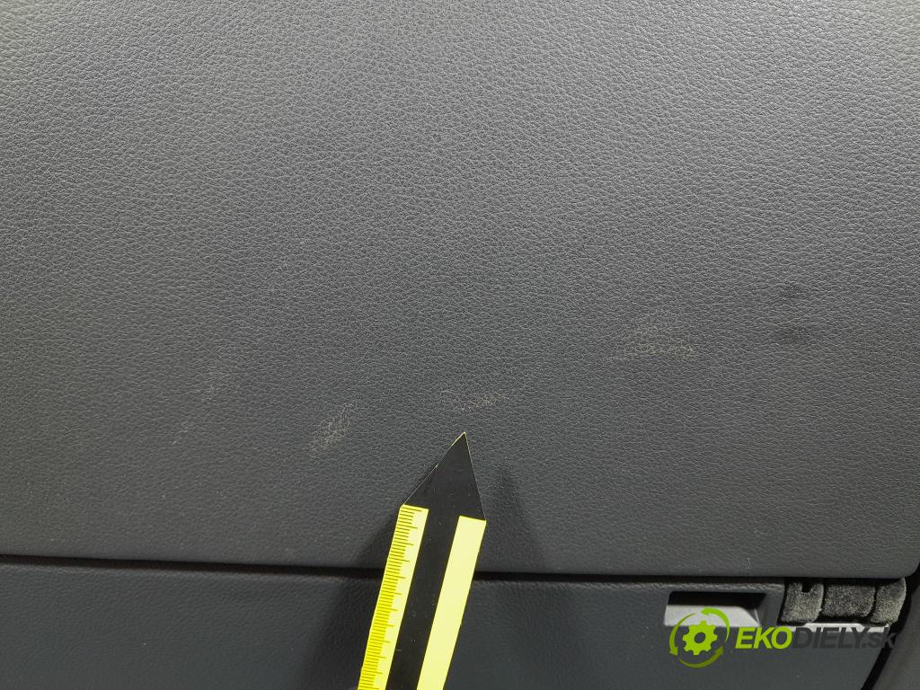 Audi A6 2016 kastlík 4G8857035E